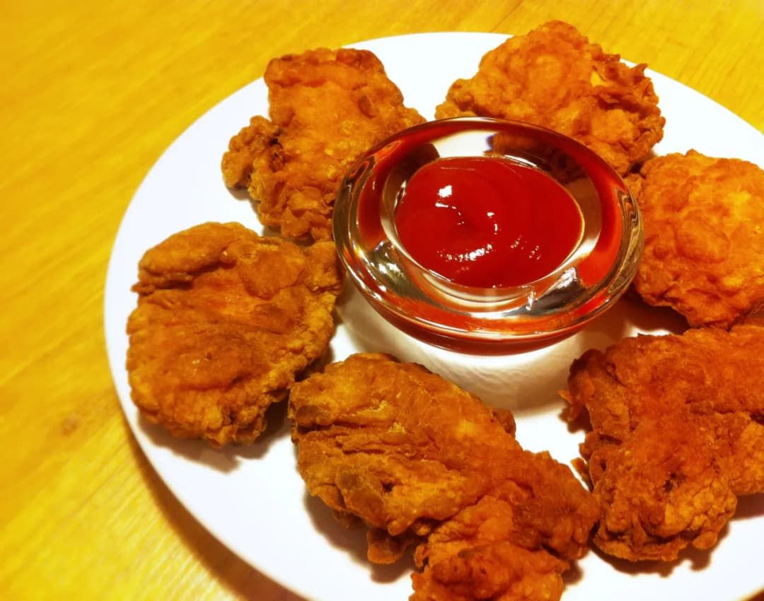 Jak zrobić nuggetsy z kurczaka jak z KFC - chrupiące i pyszne przepisy