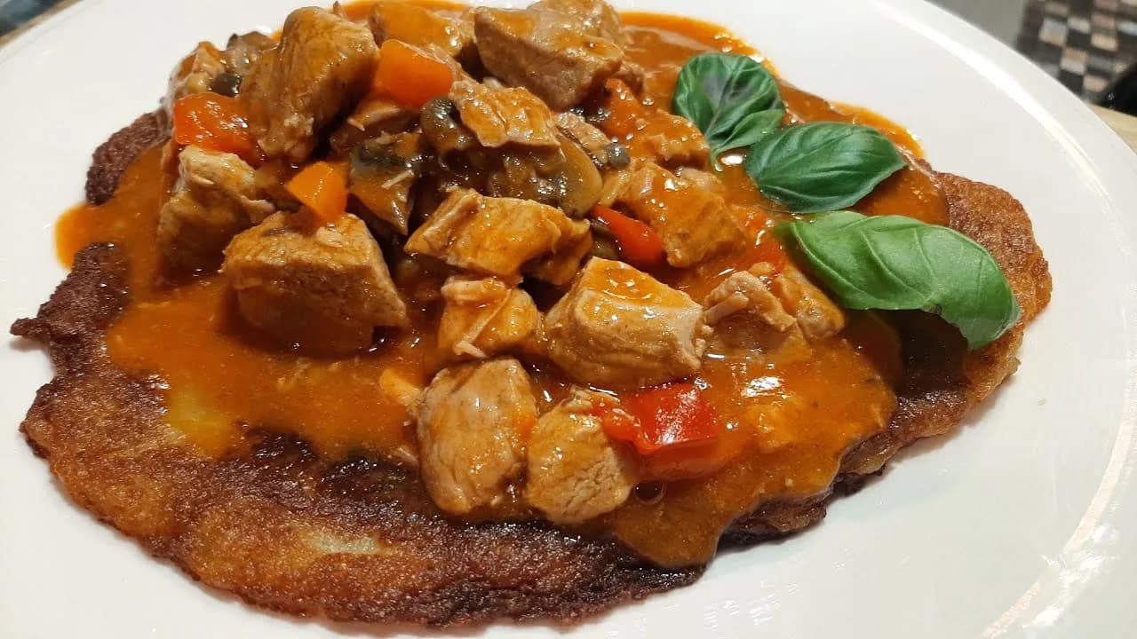 Gulasz węgierski z czym podawać – najlepsze dodatki, które zaskoczą