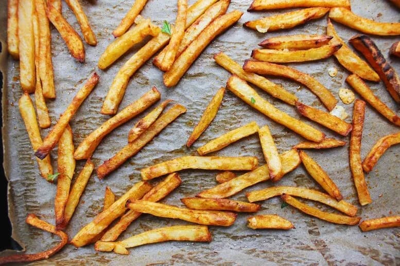 Ile robią się frytki w piekarniku? Oto sekrety idealnych frytek
