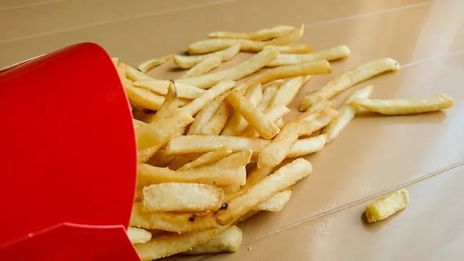 Małe frytki McDonald's ile gram? Zaskakujące różnice w wadze!